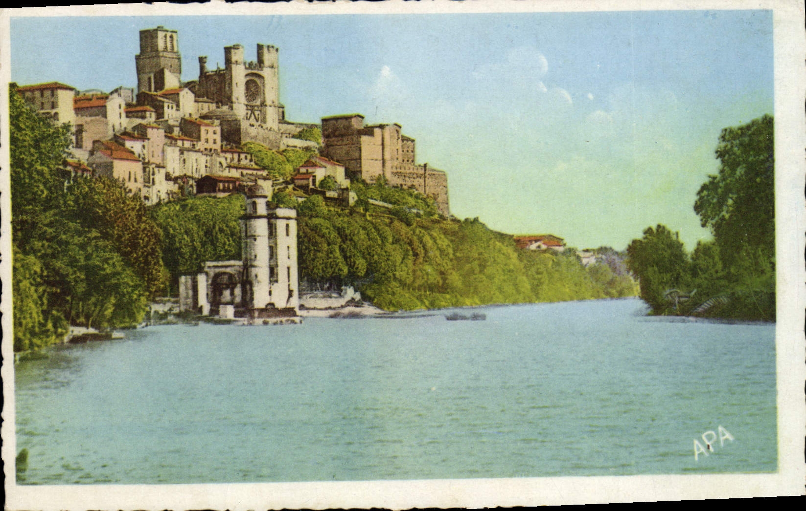 CPA Beziers L'Orb et la cathedrale