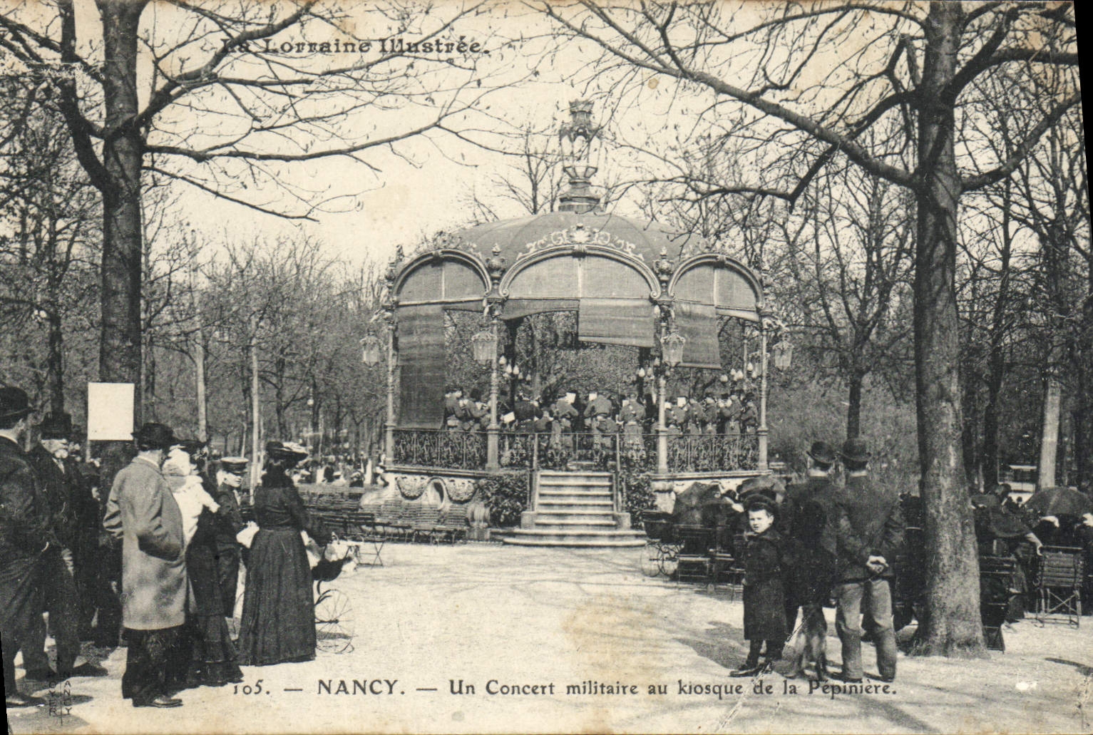 CPA Lorraine Illustree Nancy Un Concert militaire au kiosque de la Pepiniere 