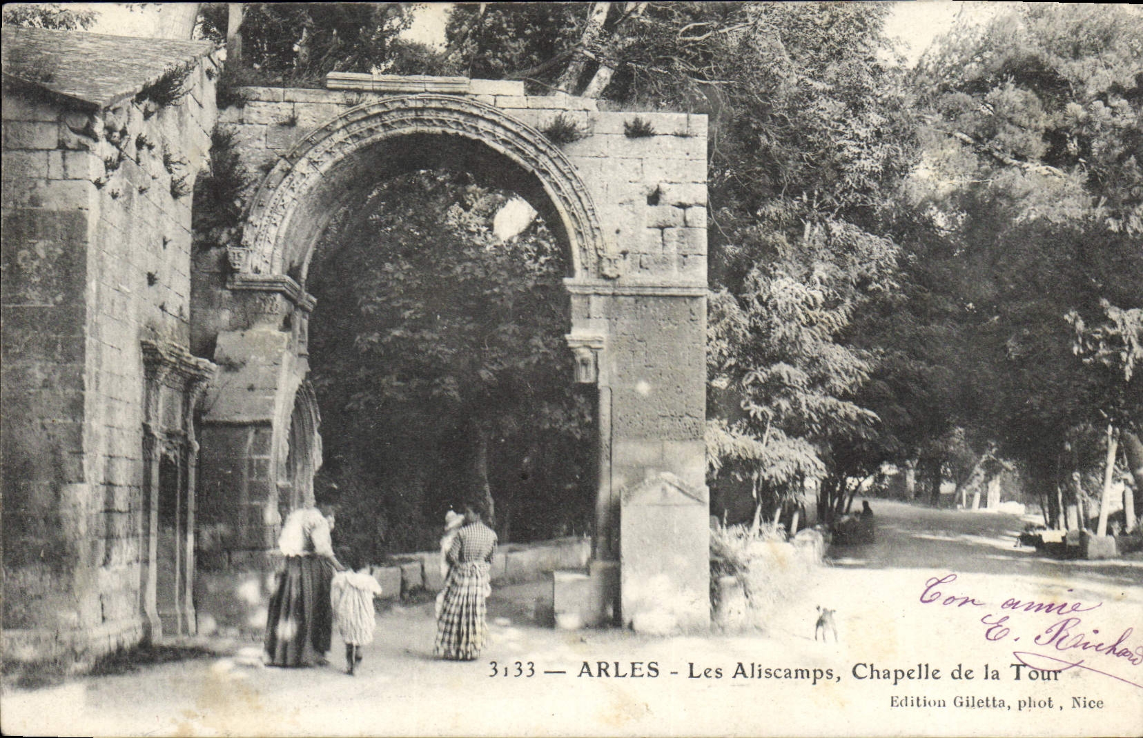CPA Arles Les Aliscamps Chapelle de la Tour