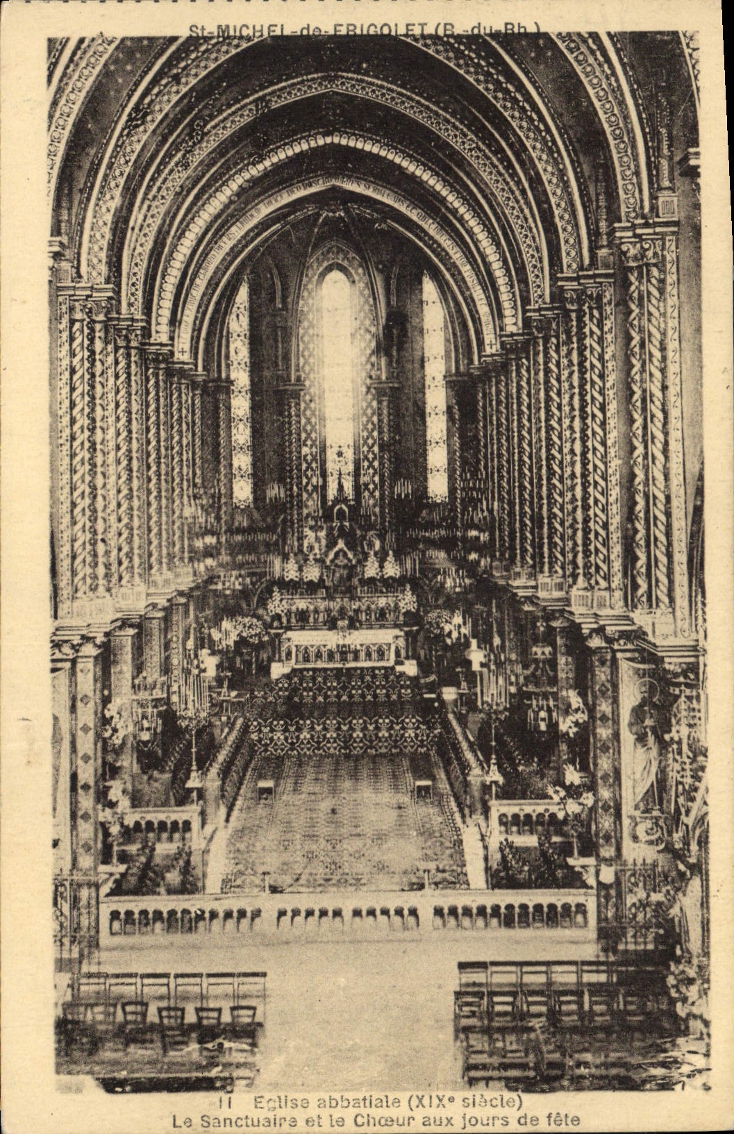 CPA Eglise abbatiale La Sanctuaire et le Choeur aux Jours de fete 