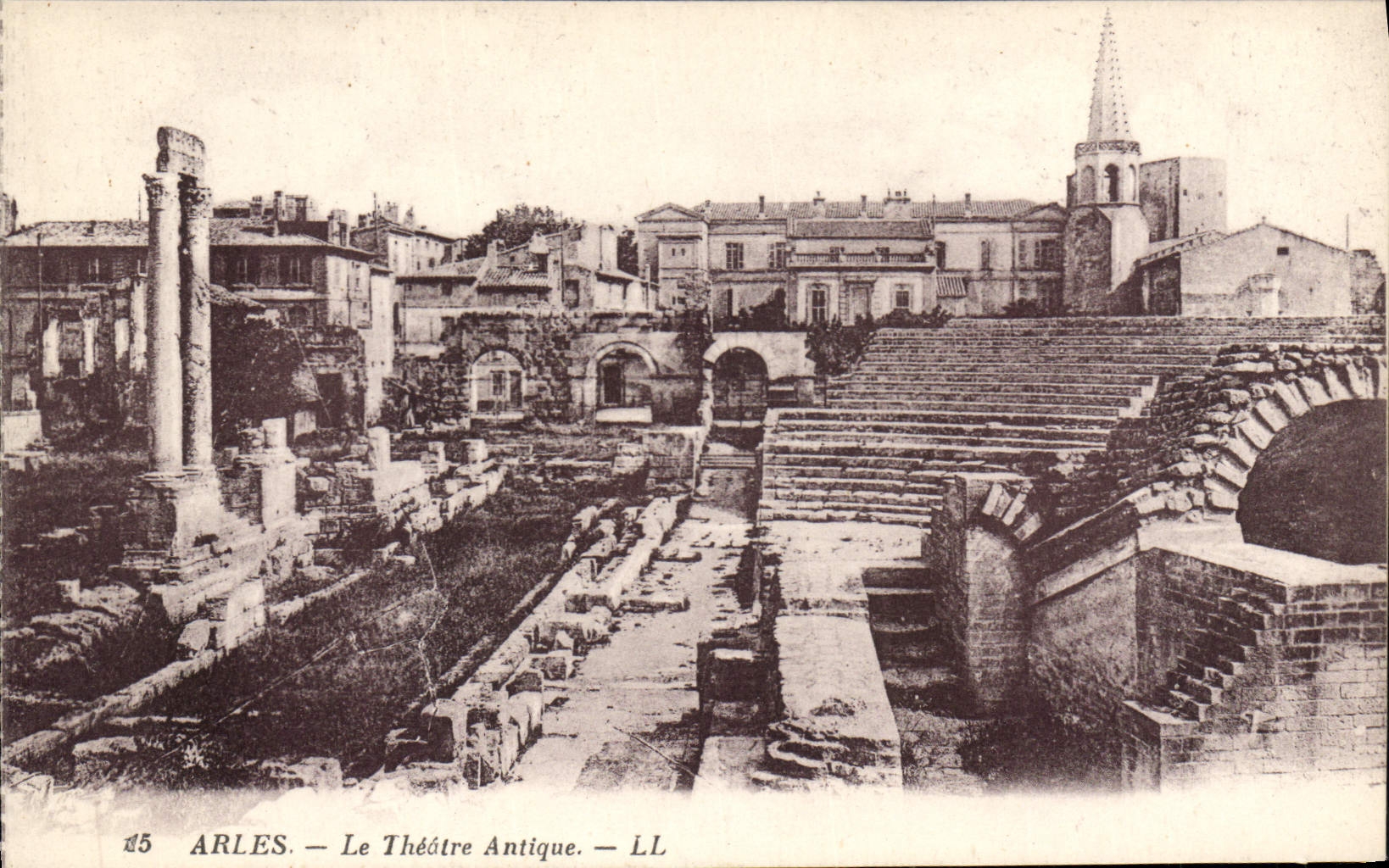 CPA Arles Le Theatre Antique 