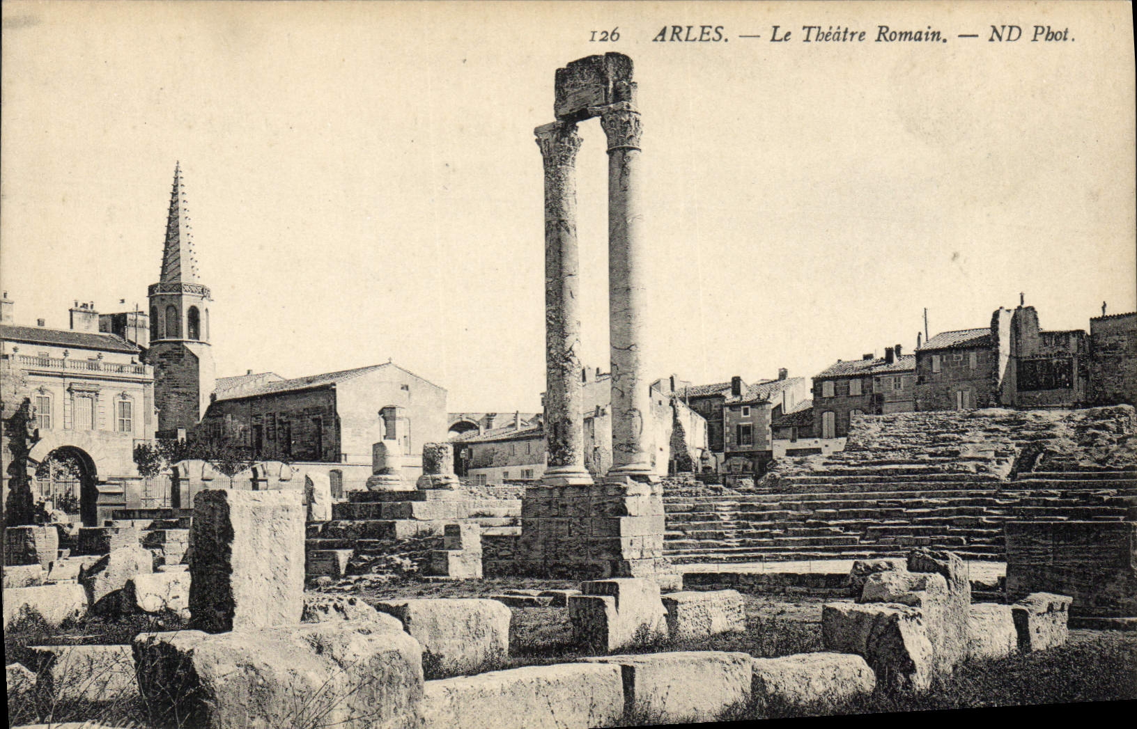 CPA Arles Le Theatre Romain 