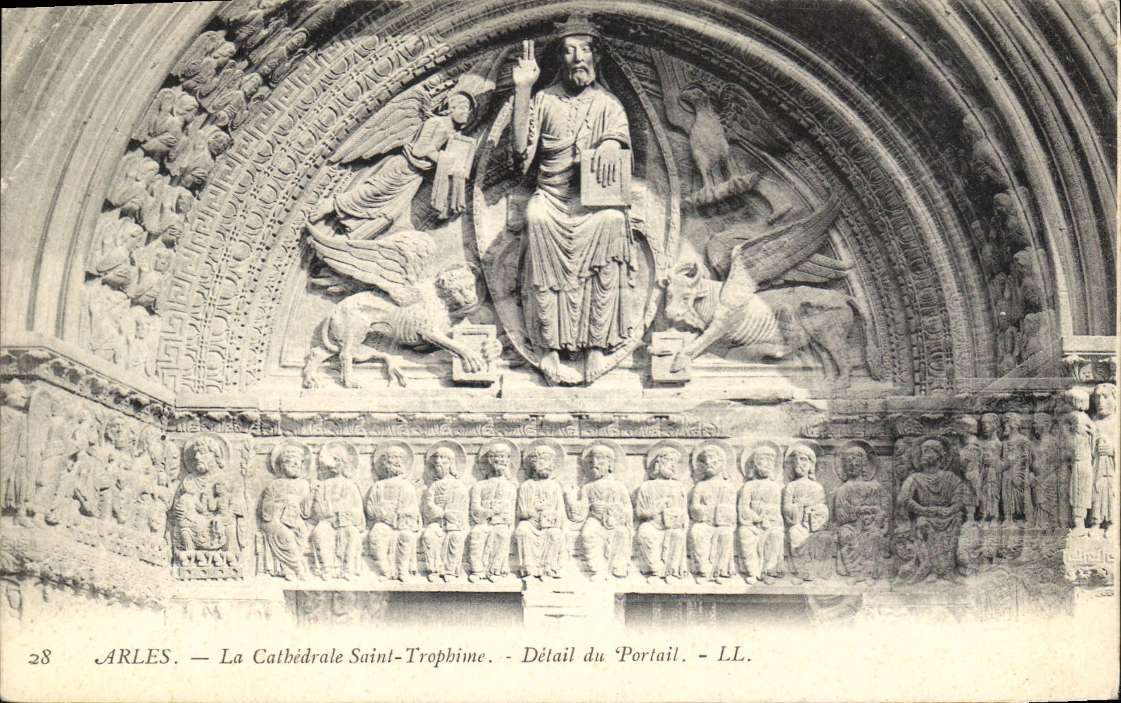 CPA Arles La Cathedrale St Trophime 