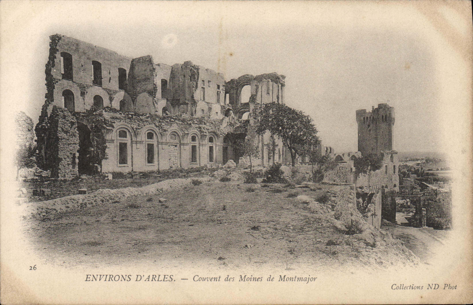 CPA Environs d'Arles Le Convent des Moines de Montmajor