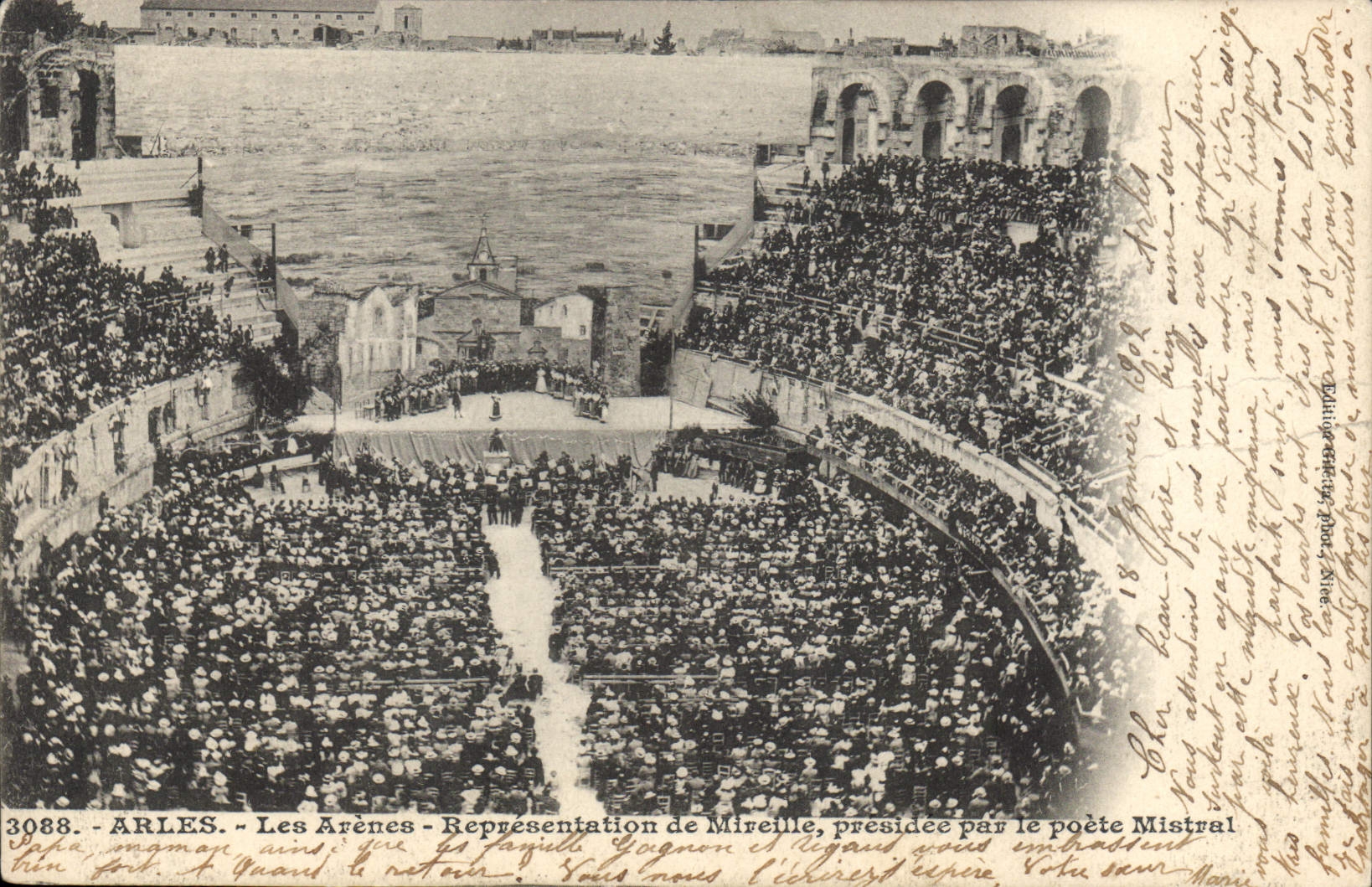 CPA Arles Les Arenes Representation de Mireille presidee par le poete Mistral