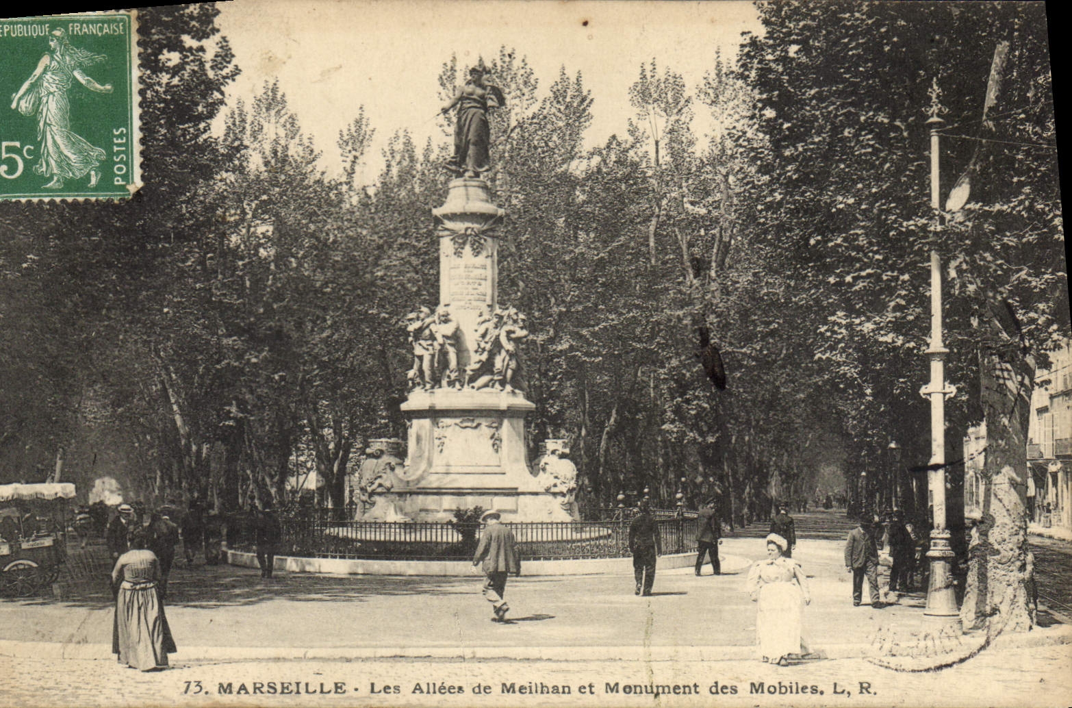 CPA Marseille les Allees de Meilhan et Monument des Mobiles 