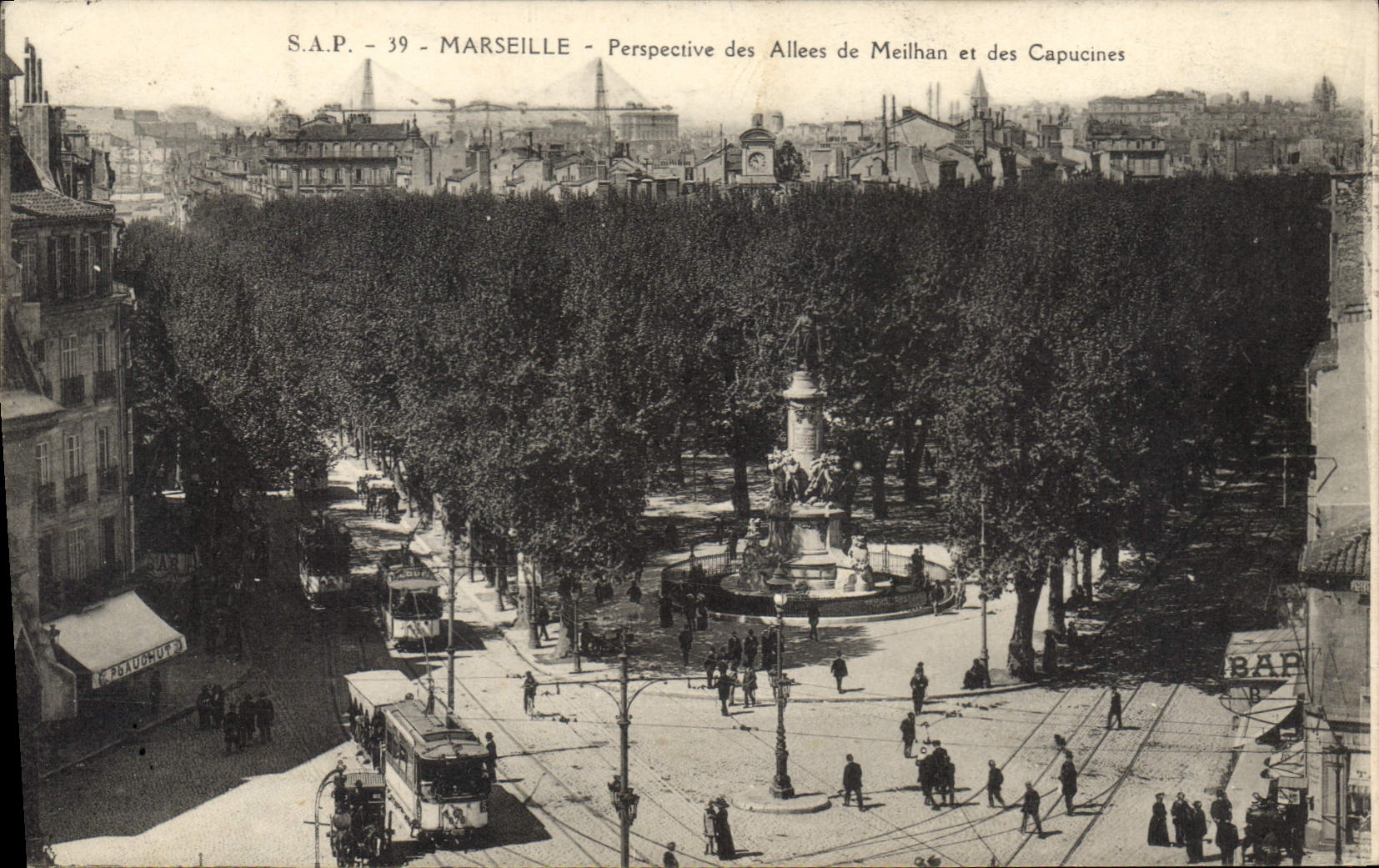 CPA Marseille Perspective des Allee de Meilhan et des Capucines Tramway