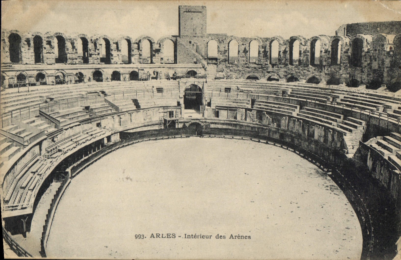 CPA Arles interieur des Arenes 