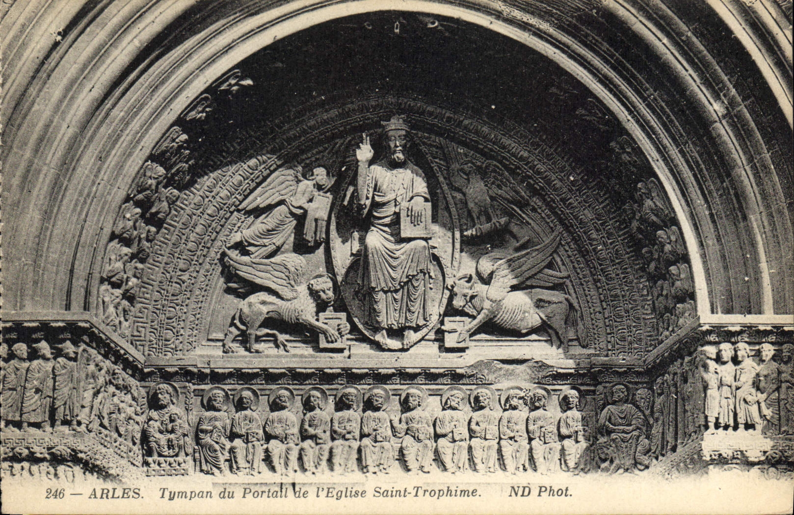 CPA Arles Tympan du potail de l'eglise Saint Trophime 