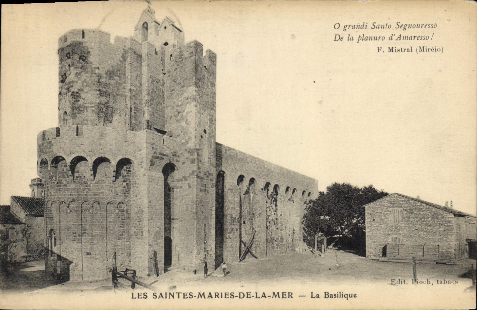 CPA Les Saintes Maries de la Mer la Basilique 