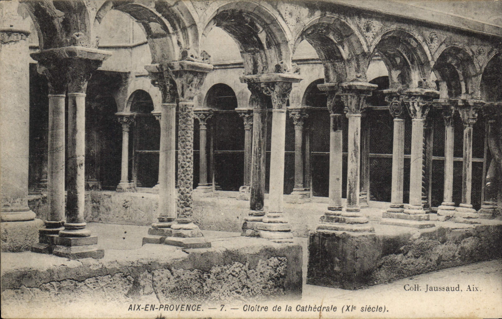 CPA Aix en Provence Cloitre de la cathedrale XI siecle 