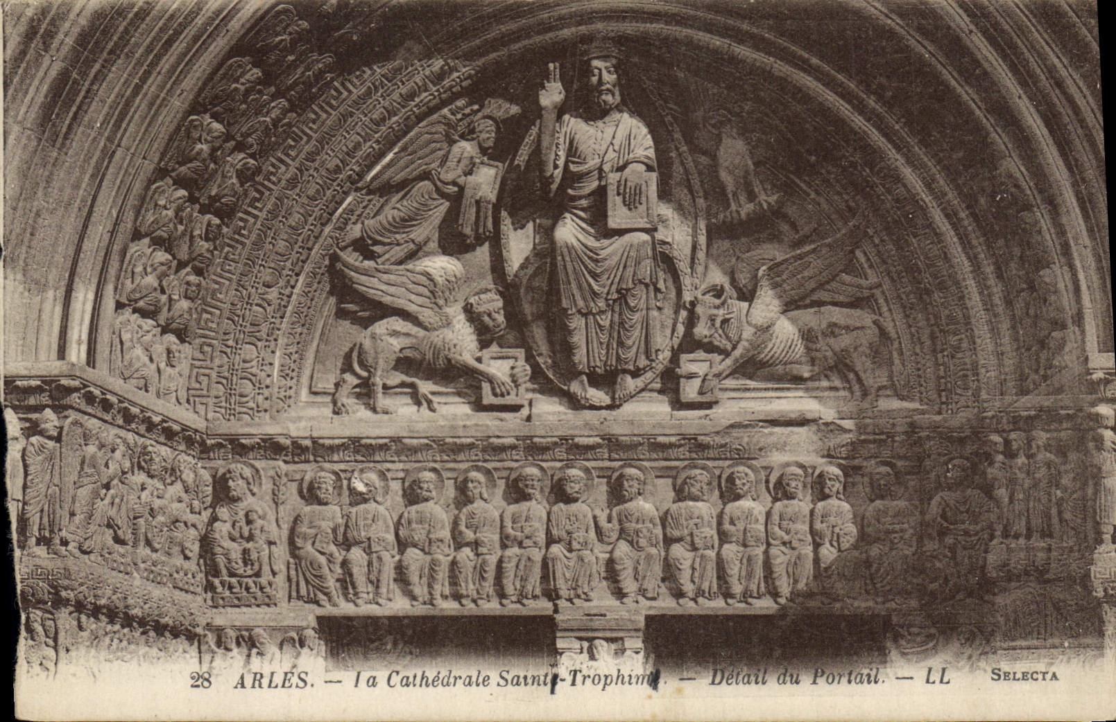 CPA Arles la Cathedrale Saint Trophime Detail du portail 