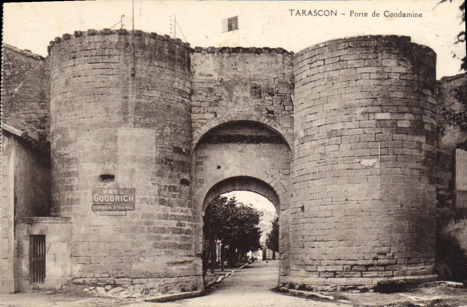 CPA Tarascon porte de Condamine 