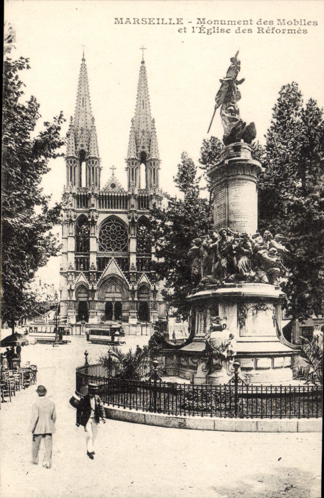 CPA Marseille Monument des Mobiles et l'eglise des Reformes