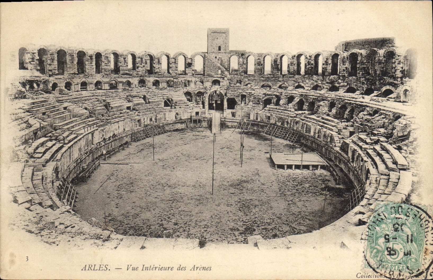 CPA Arles vue interieure des Arenes 