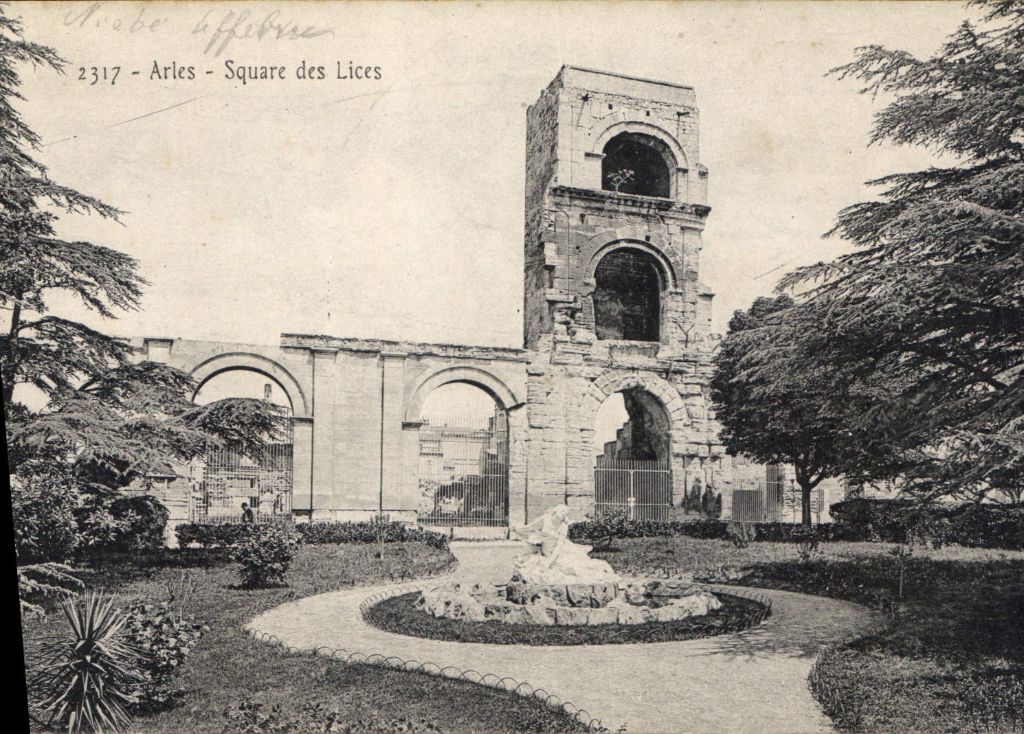 CPA Arles Square des Lices 