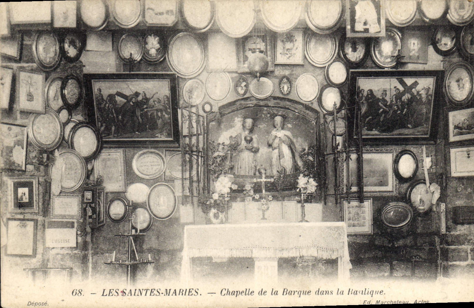 CPA Les Saintes Maries Chapelle de la Barque dans la Basilique 