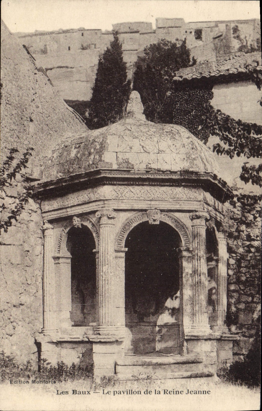 CPA Les Baux Le Pavillon de la Reine Jeanne 