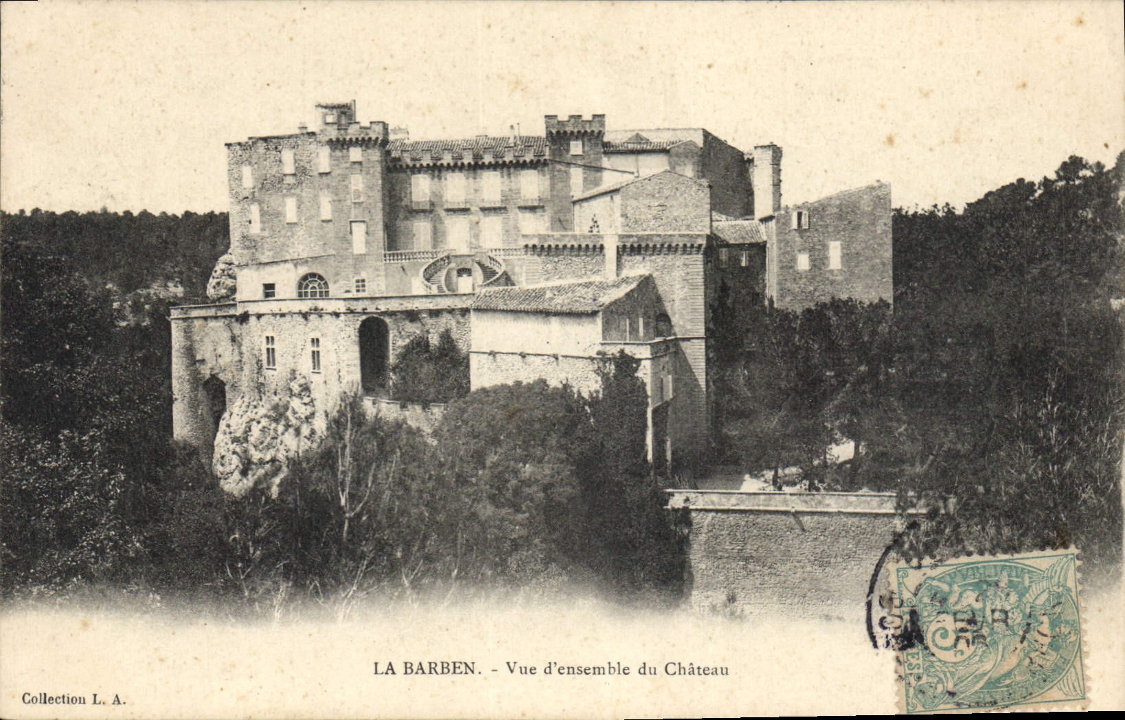 CPA Le Barben Vue d'ensemble du Chateau
