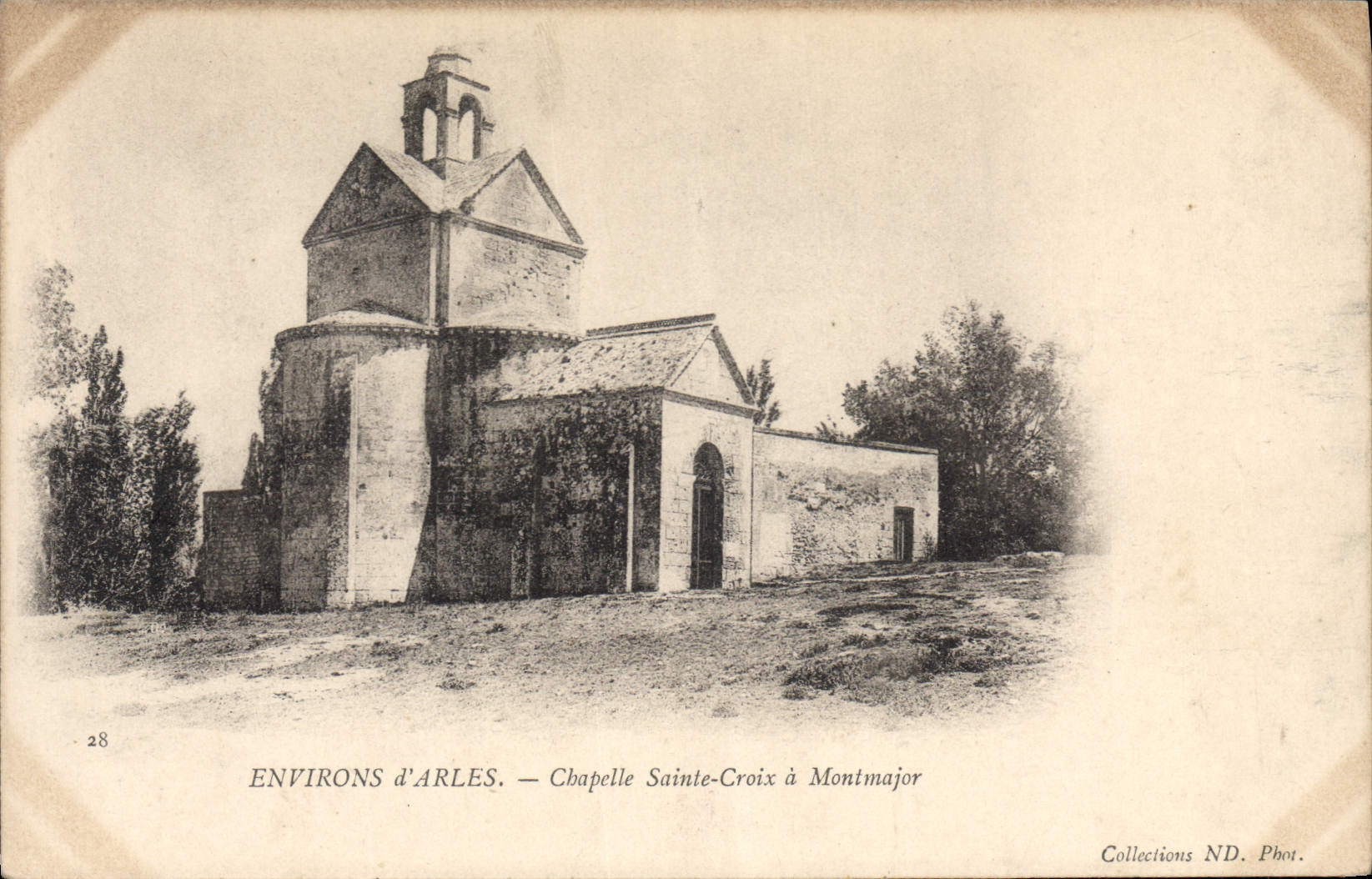 CPA Environs d'Arles Chapelle Sainte Croix a Montmajor 