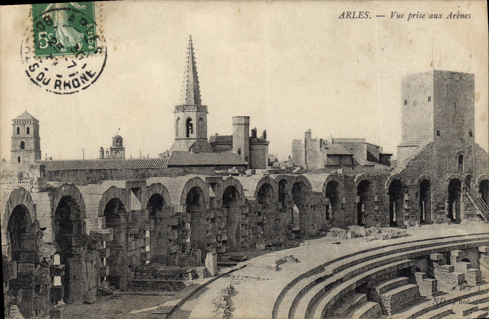 CPA Arles vue prise aux Arenes 