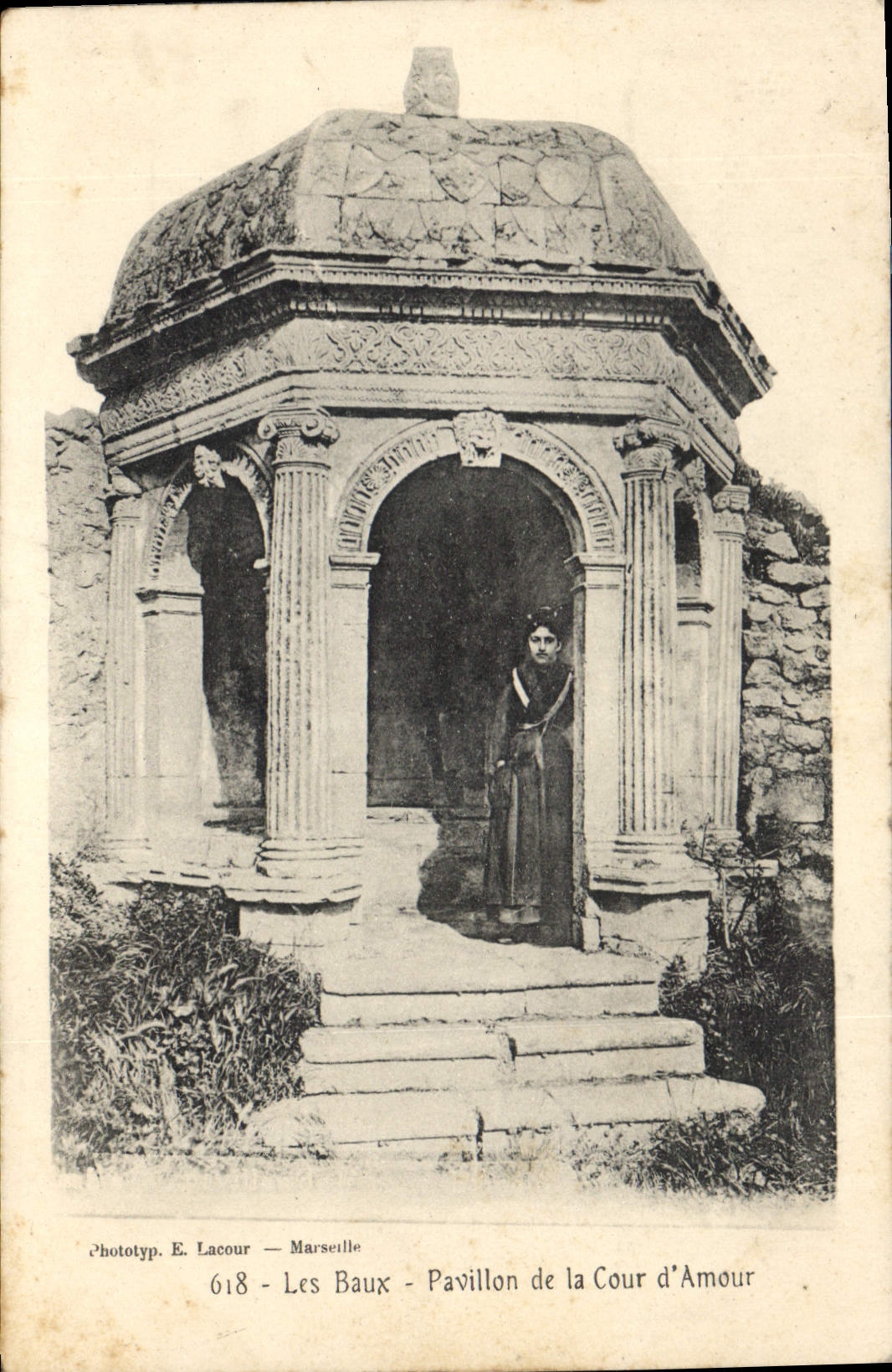 CPA Les Baux Pavillon de la Cour d'Amour 