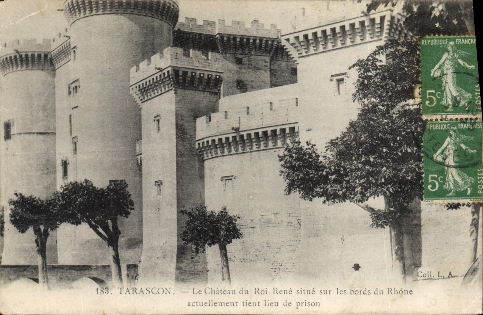 CPA Tarascon Le Chateau du Roi Rene situe sur les bords du Rhone 