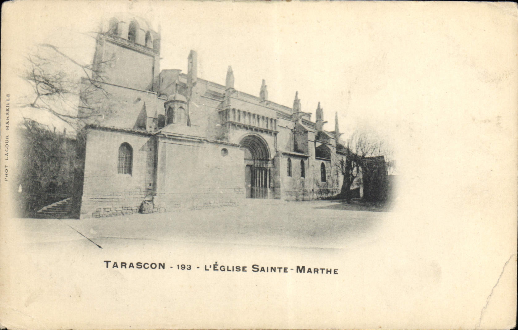 CPA L'Eglise Sainte-Marthe