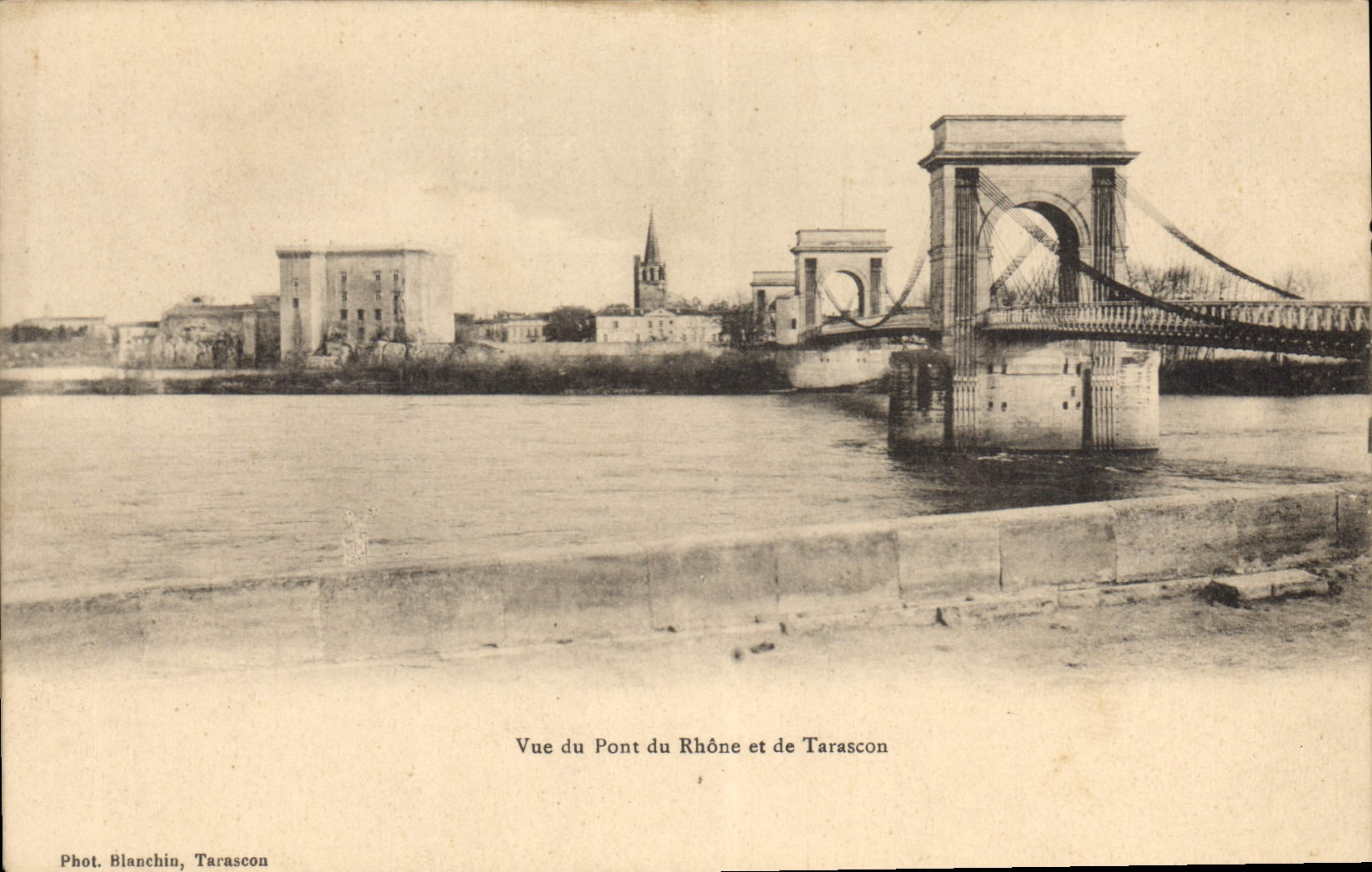 CPA Vue du Pont du Rhone et de Tarascon