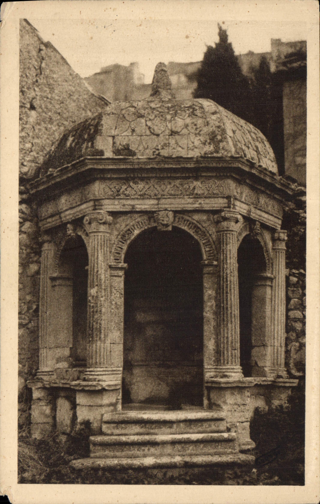CPA Pavillon de la Reine Jeanne Rendez vous d'amour des Princes des Baux