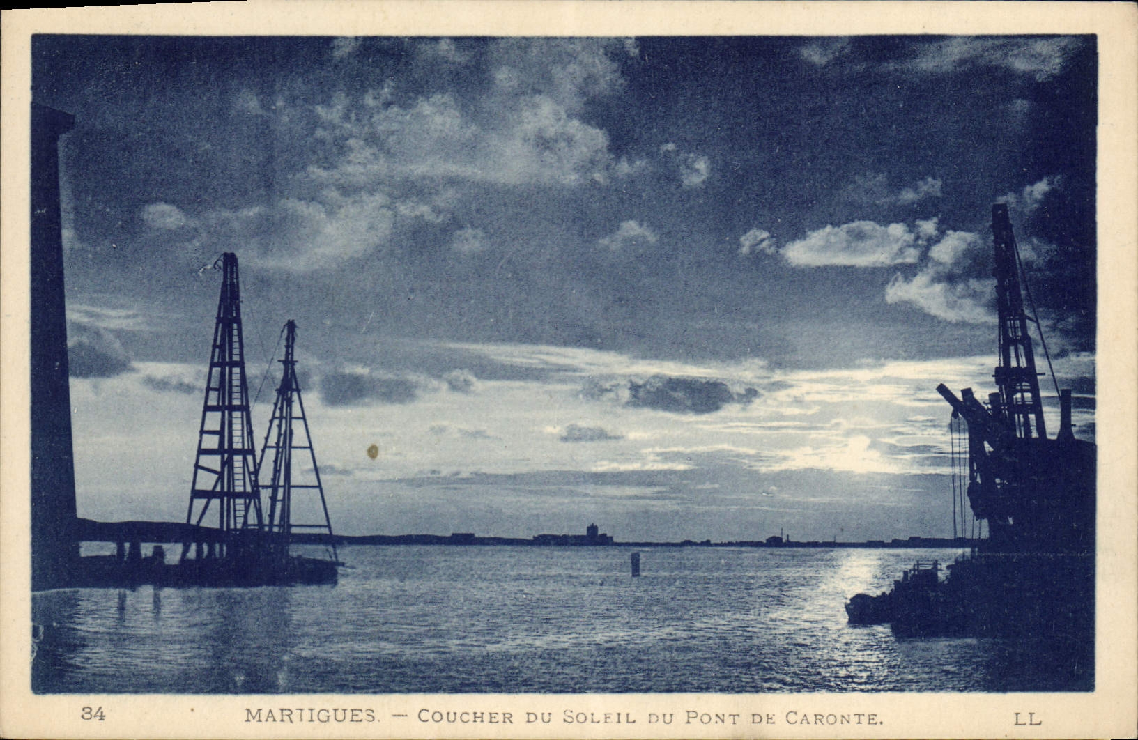 CPA Couche du Soleil du Pont du Caronte Martigues