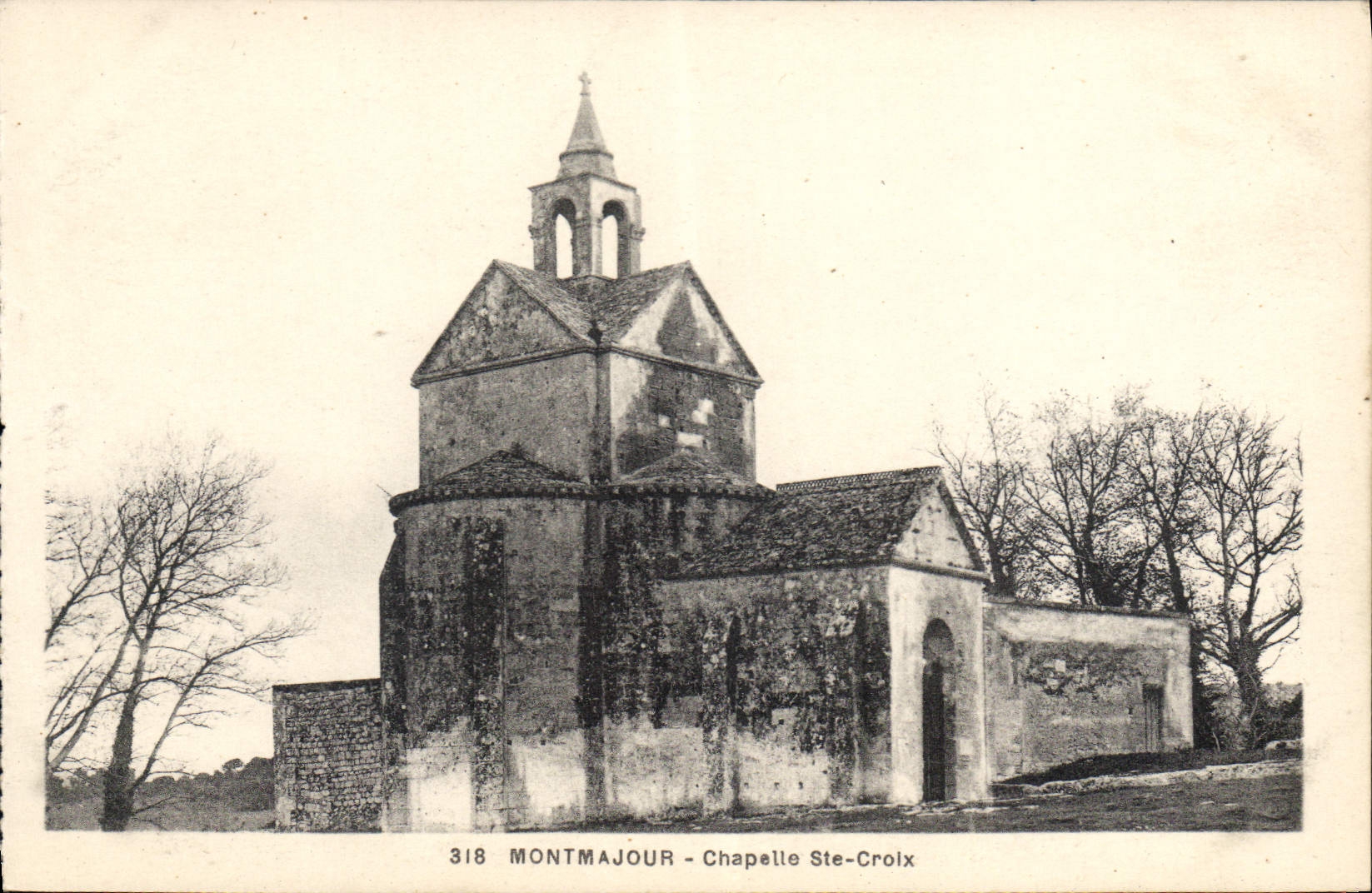 CPA Montmajour. Chapelle Ste-Croix