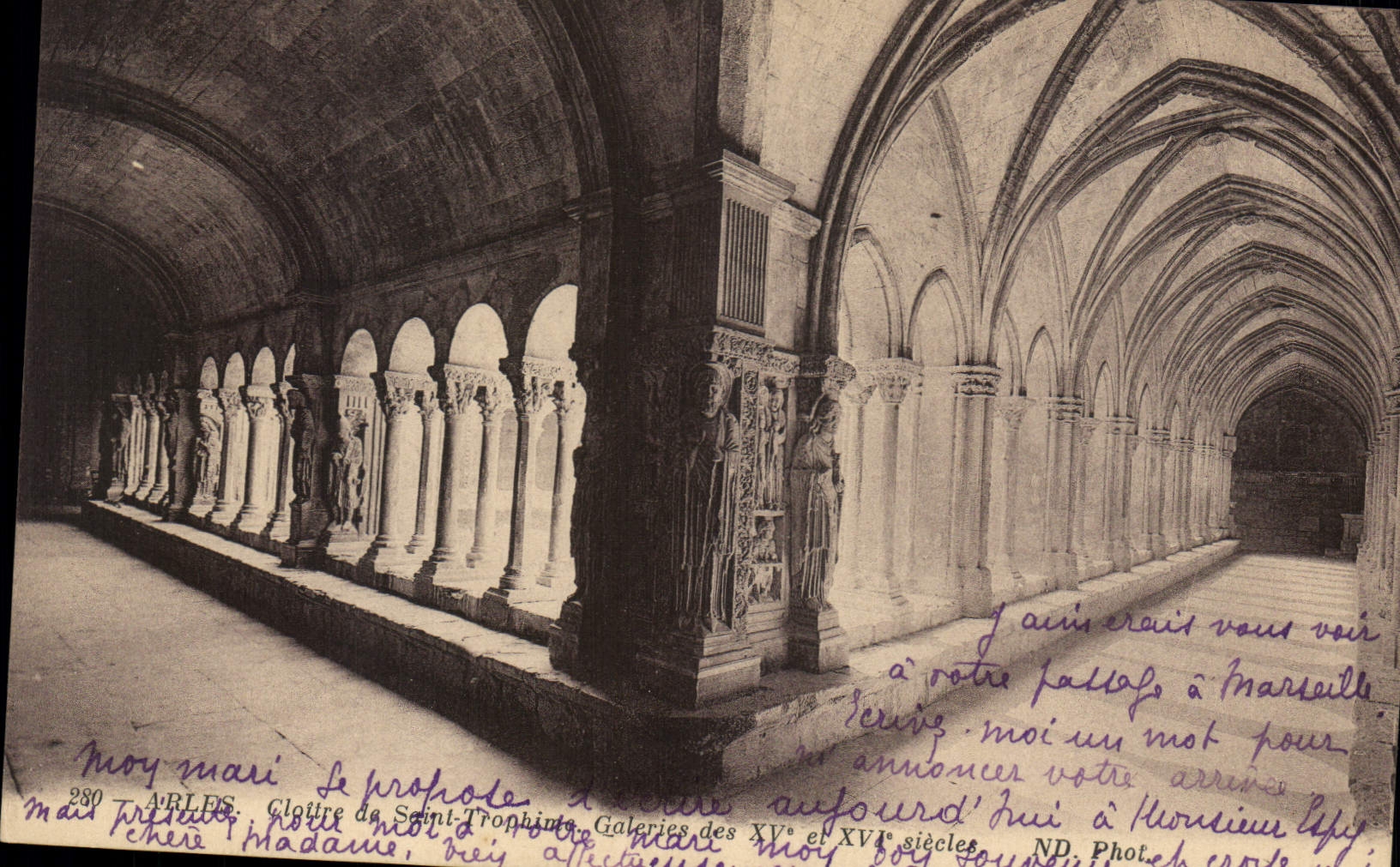 CPA Cloitre de Saint-Thropines. Galeries de XV et XVI siecles 