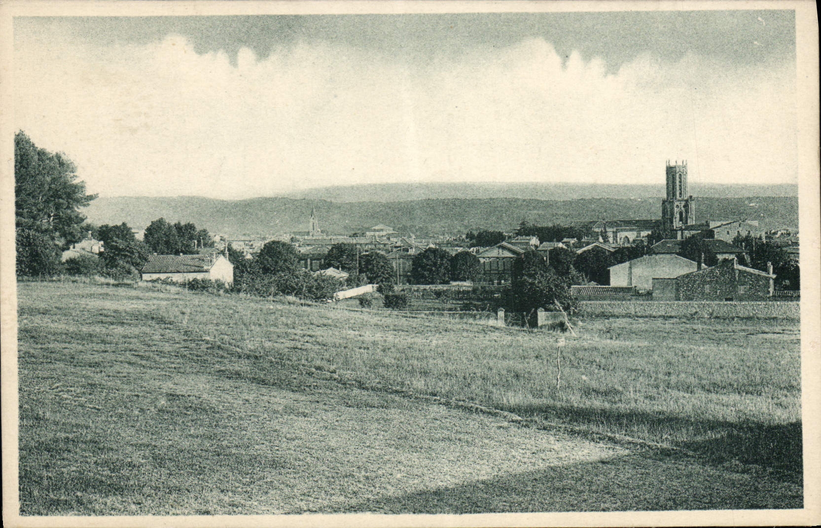 CPA Vue Generale Aix en Provence