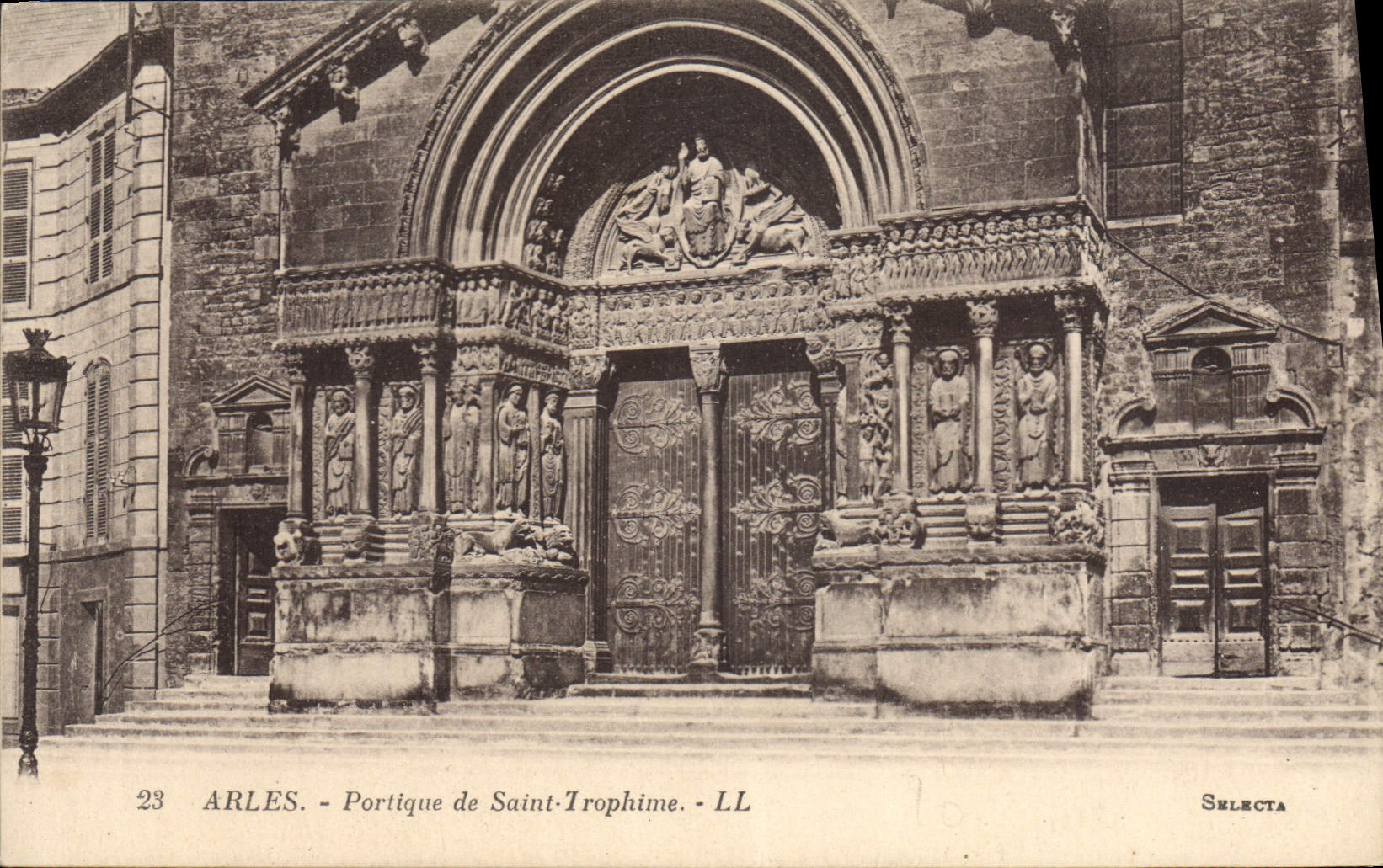 CPA Portique de Saint-Trophime Arles