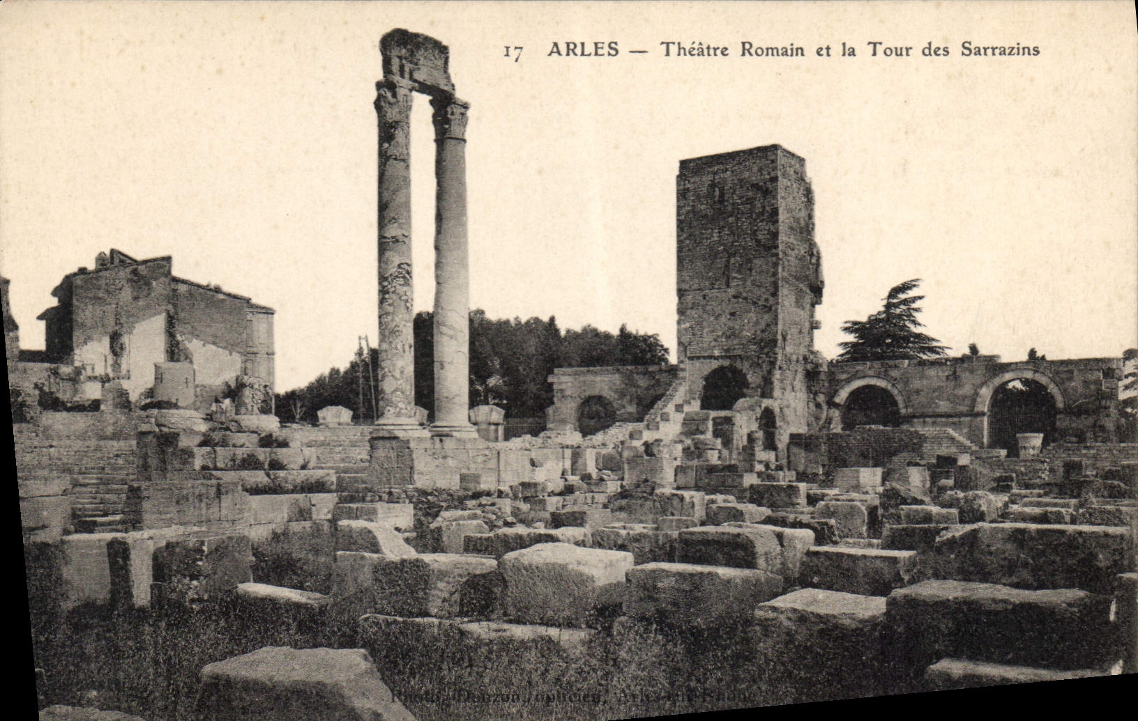 CPA Theatre Romain et la Tour des Sarrazins Arles