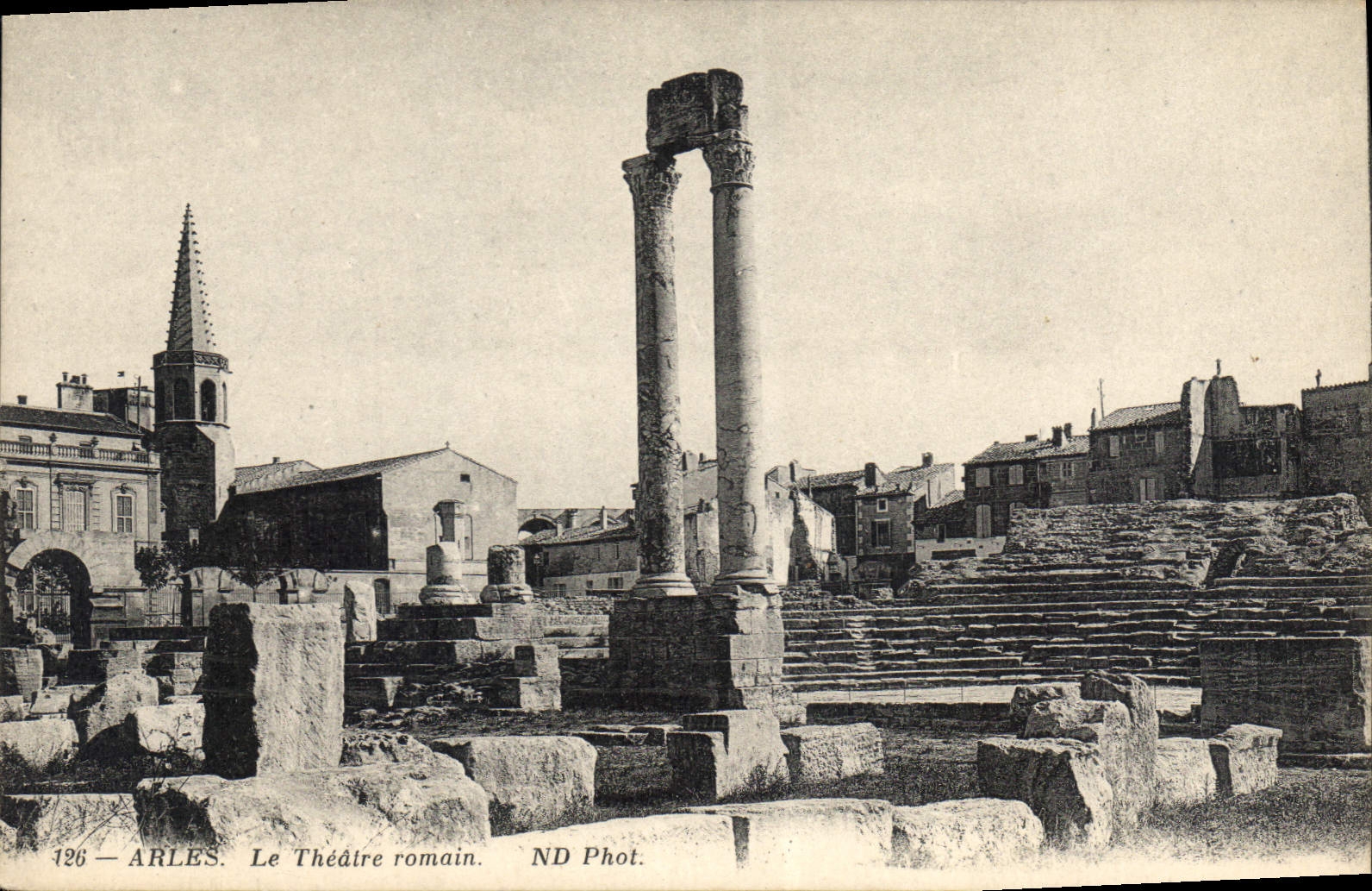 CPA Le Theatre romain Arles