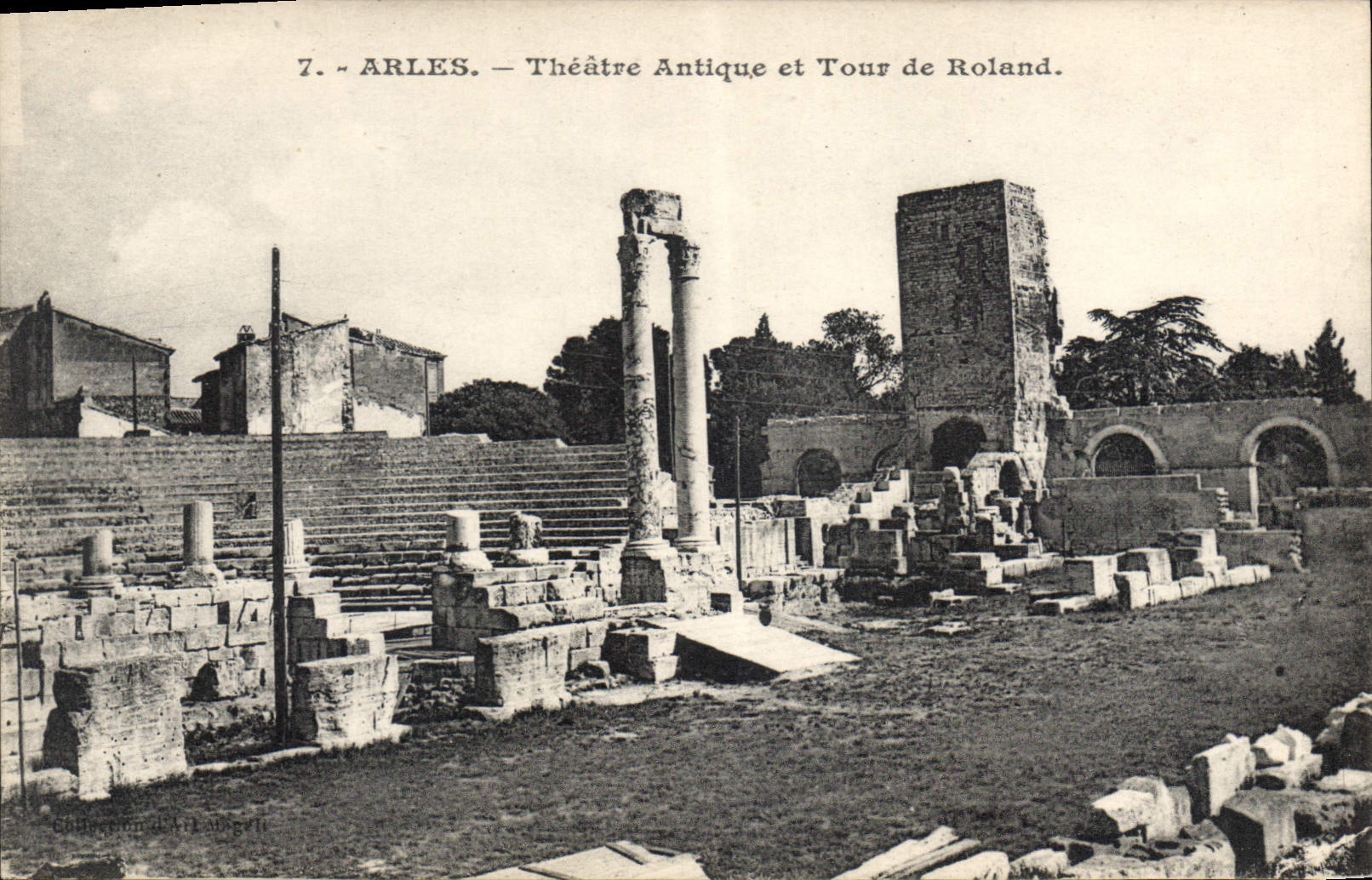 CPA Theatre Antique et Tour de Roland