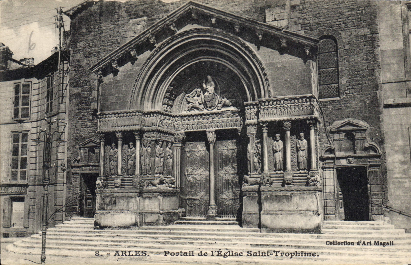 CPA Portail de l'Eglise Saint-Trophime