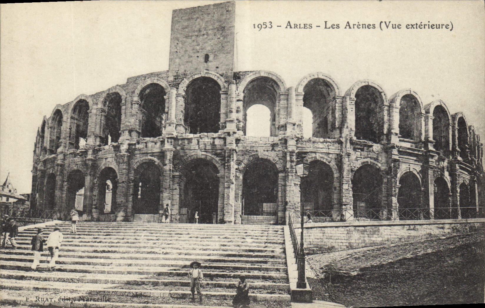 CPA Les Arenes Vue exterieure Arles