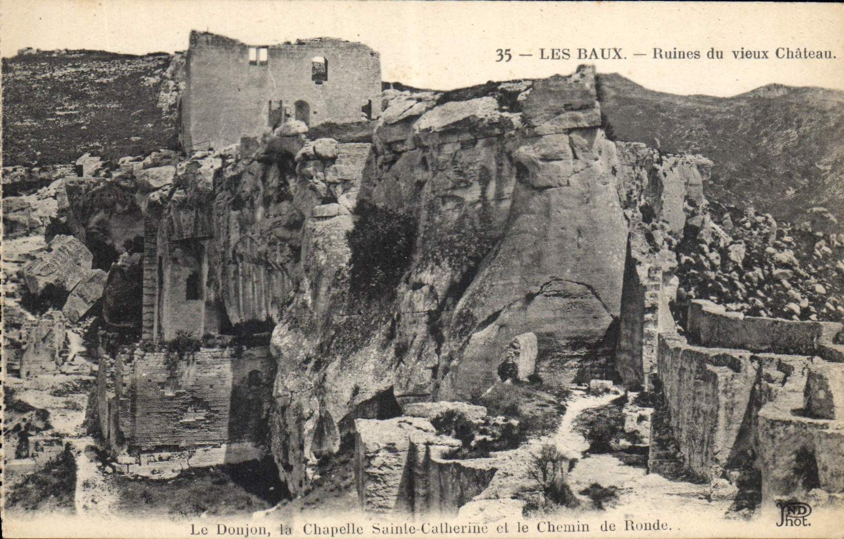 CPA Les Baux Ruines du vieux Chateau