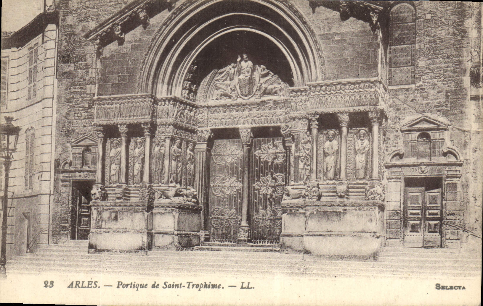 CPA Portique de Saint Trophime Arles