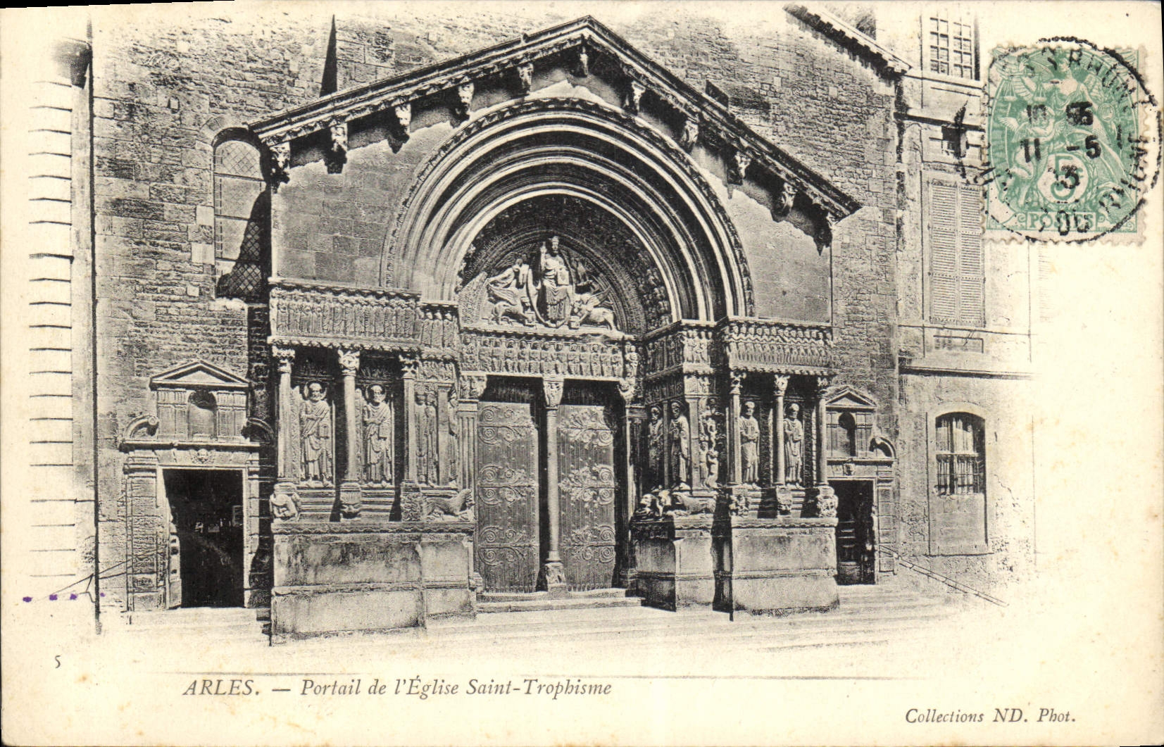 CPA Portail de l'Eglise Saint Trophisme Arles
