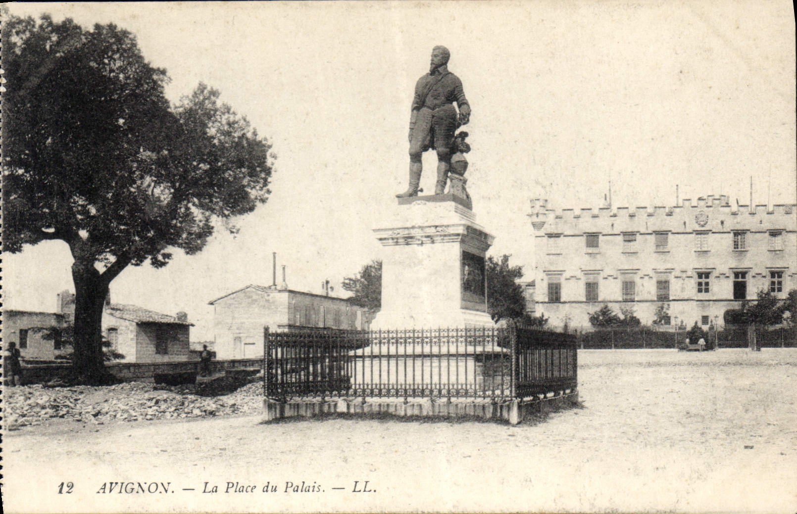 CPA Avignon La Place du Palais