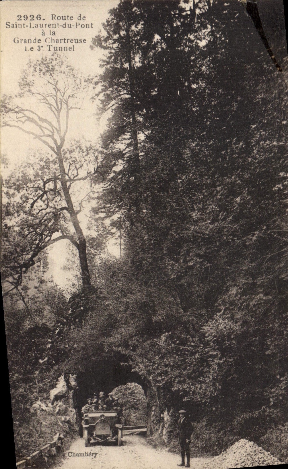 CPA Route de Saint Laurent du Pont a la Grande Chartreuse Le 3 Tunnel Automobile