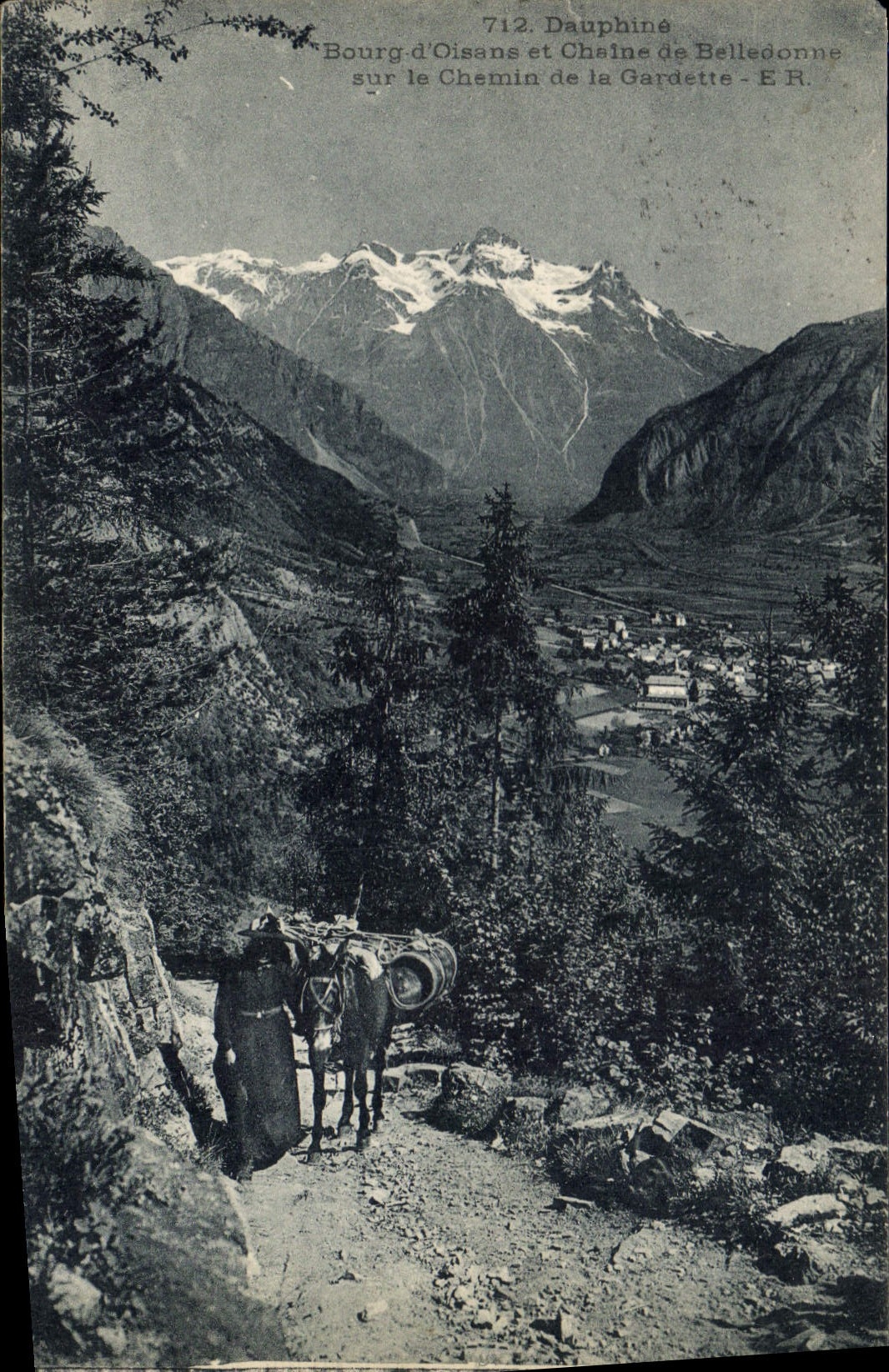 CPA Bourg d'Oisane et Chaine de Belledonne sur le Chemin de la Gardette Prete et sa mule Ane