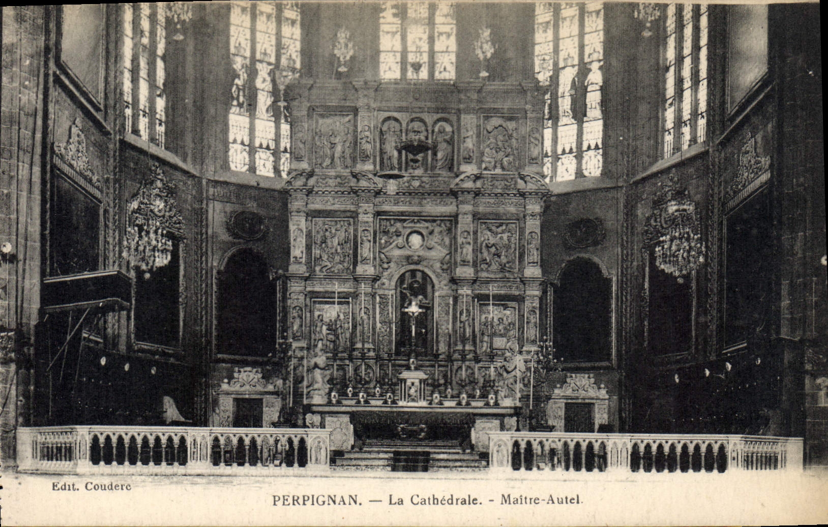 CPA Perpignan La Cathedrale Maitre Autel