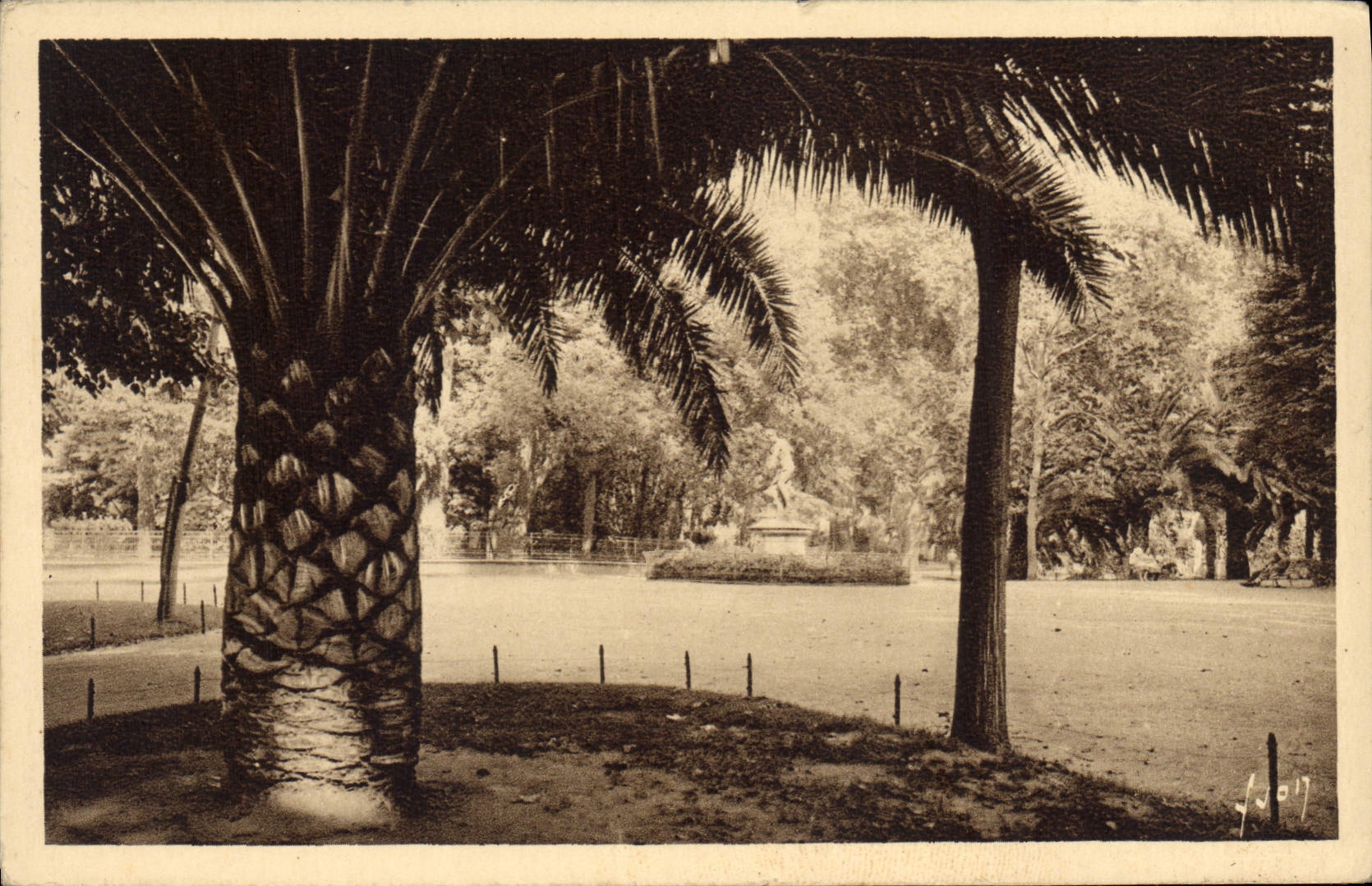 CPA Perpignan Le Jardin Public