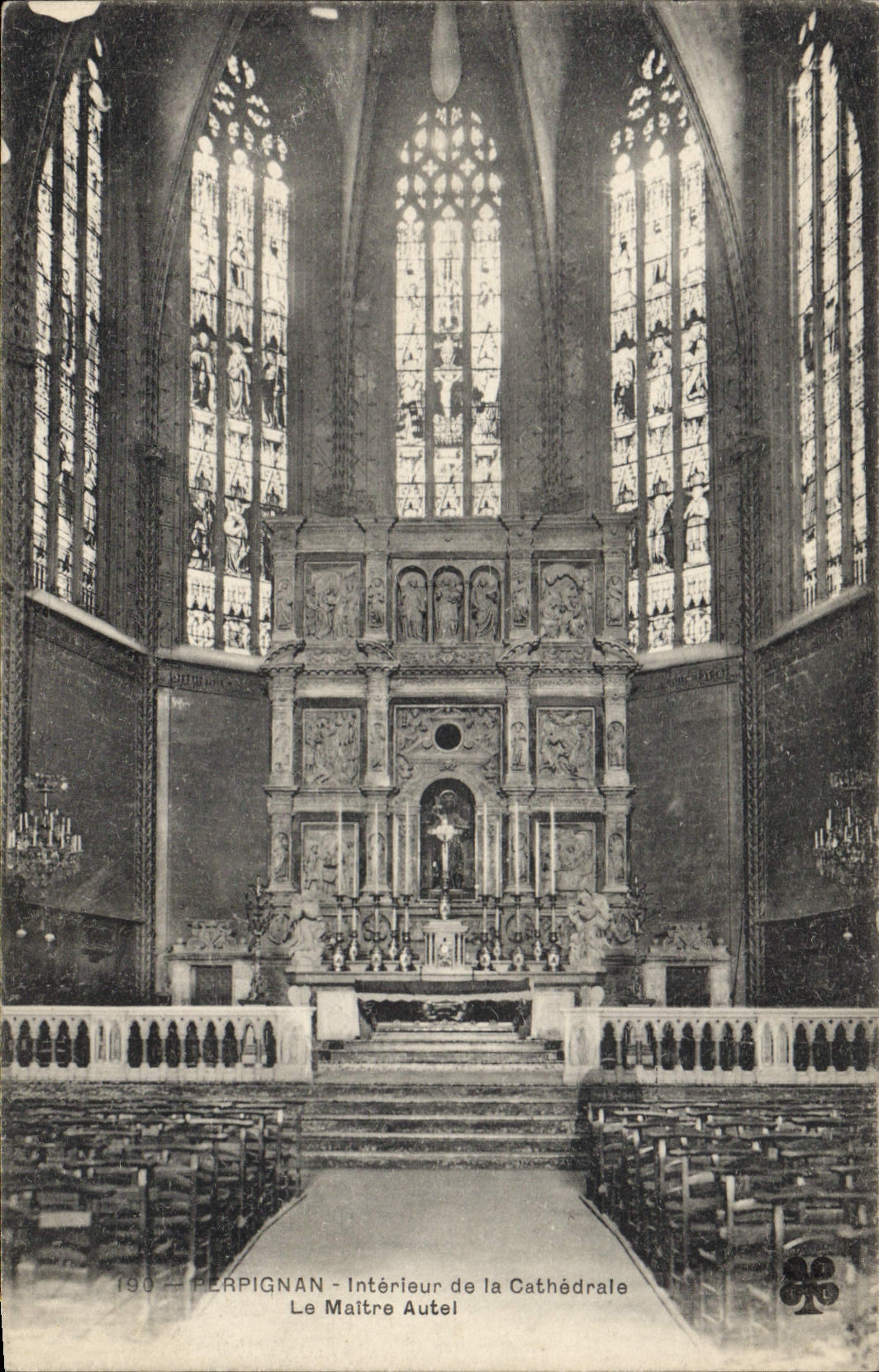 CPA Perpignan Interieur de la Cathedrale Maitre Autel