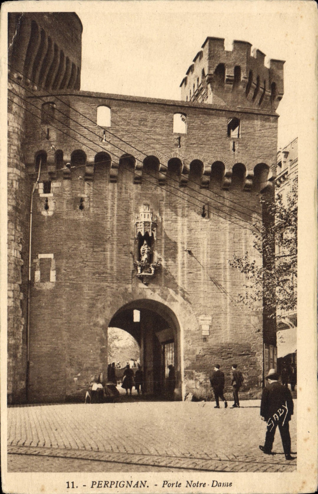CPA Perpignan Porte Notre Dame